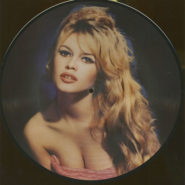 Brigitte Bardot, elle, au moins, ne pétitionne pas !