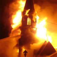Brûler des églises, oui ! Mais pas le Coran !