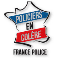 Pendant que des policiers sont abattus dans nos rues,  Macron envoie “Acquitator“ préparer sa réélection !