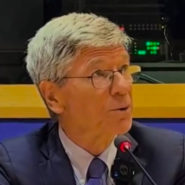 Jeffrey Sachs donne une leçon de diplomatie à l&rsquo;Europe