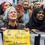 Macron cède aux racialistes et aux décoloniaux !