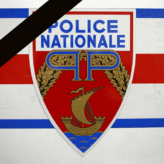 Ce mot qui leur brûle les lèvres …